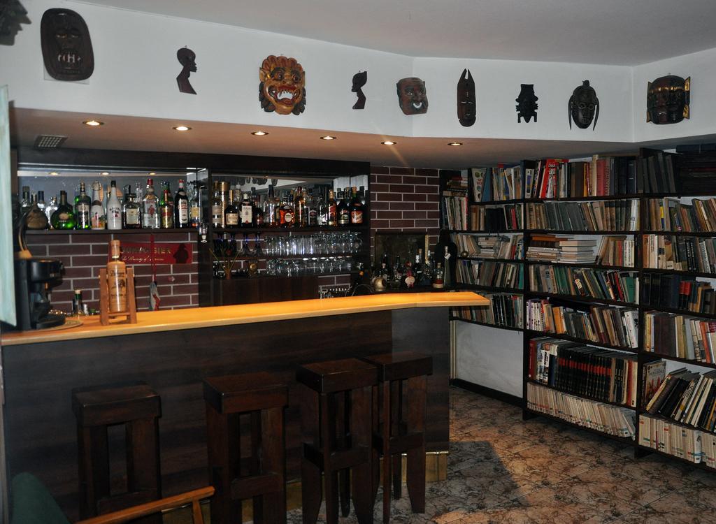 Pokoje Goscinne Pod Sikornikiem Krakau Exterior foto