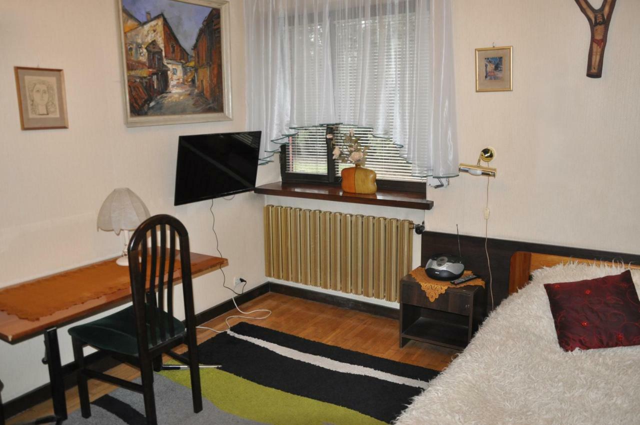 Pokoje Goscinne Pod Sikornikiem Krakau Exterior foto